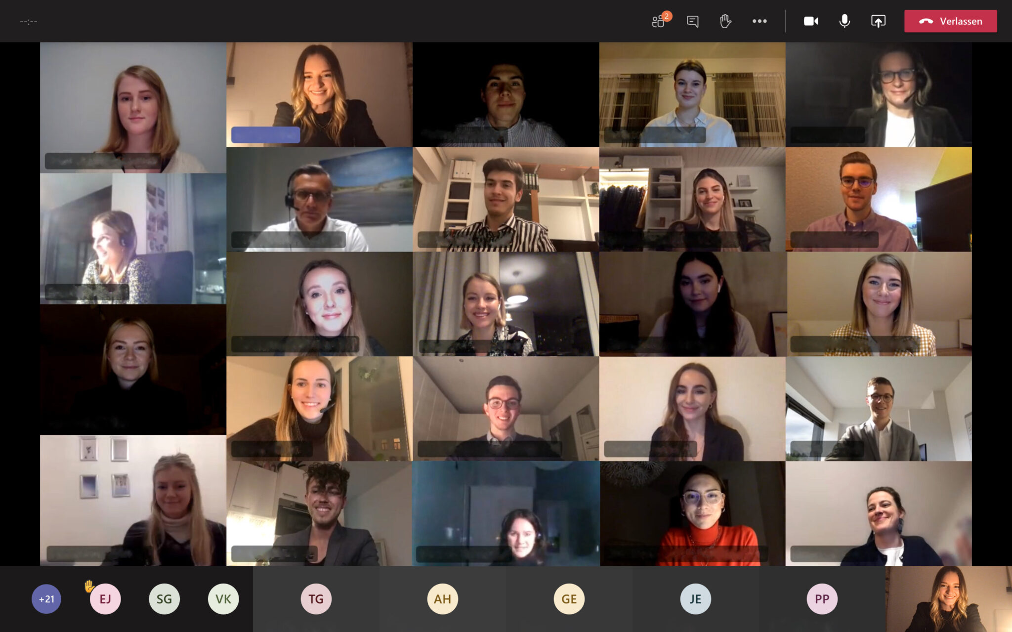 Teams Screenshot mit Mitarbeitern beim Gruppencall.